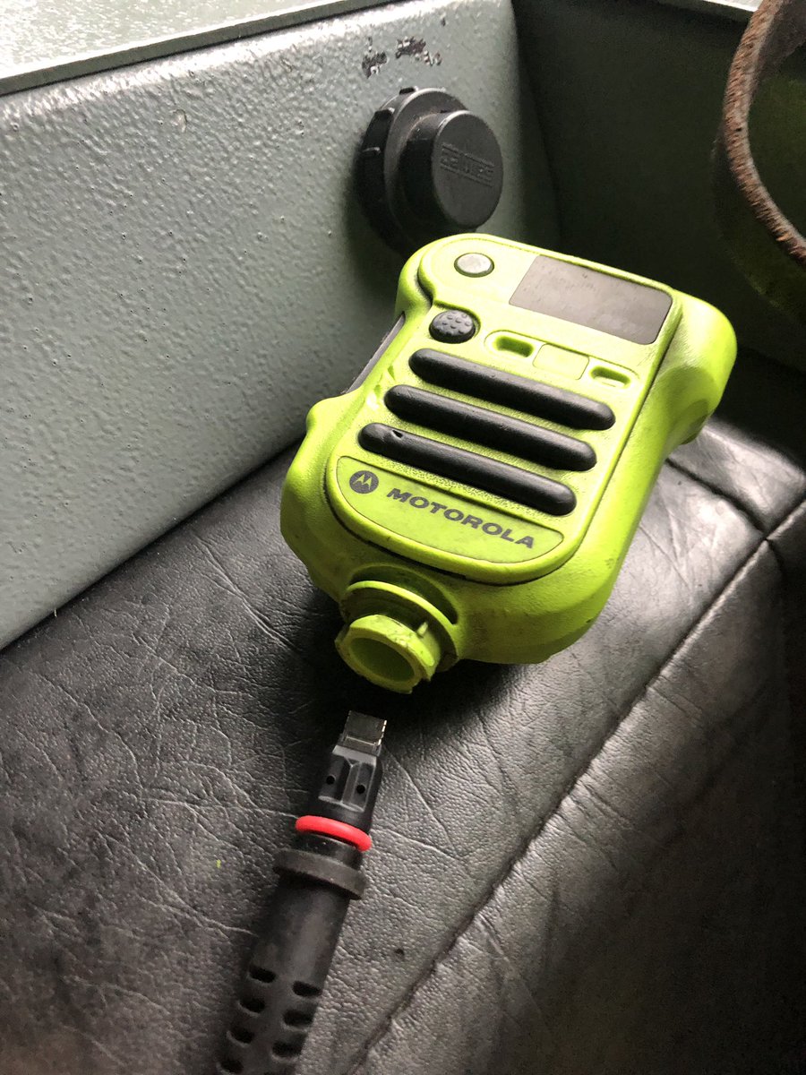 kiel_samsing's tweet photo. Another item to make sure you check on the rig. Missed this until the mic didn’t turn on with the radio. One of the two pieces that thread the mic on was broken and it wouldn’t stay connected. My failure didn’t bite me but I know I’ll check it everyday from now on. https://t.co/xxQjuKW76y