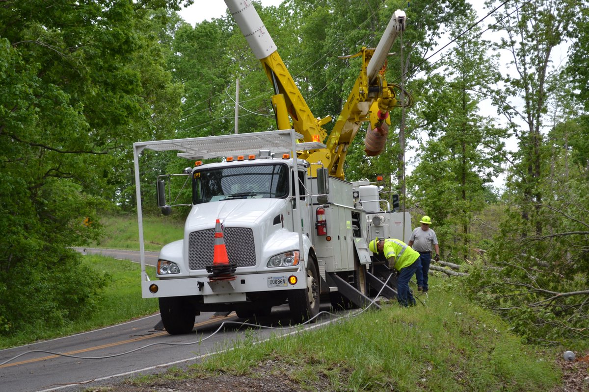 MLECpower's tweet photo. OUTAGE UPDATE - With the help of additional line crews, MLEC is making slow but steady progress on power restoration following storms on Sun & Mon w/ a path of destruction through each of the 5 counties served by the co-op. #inthistogeter
https://t.co/CVyHEiX0Jo https://t.co/4sv8KewNUV
