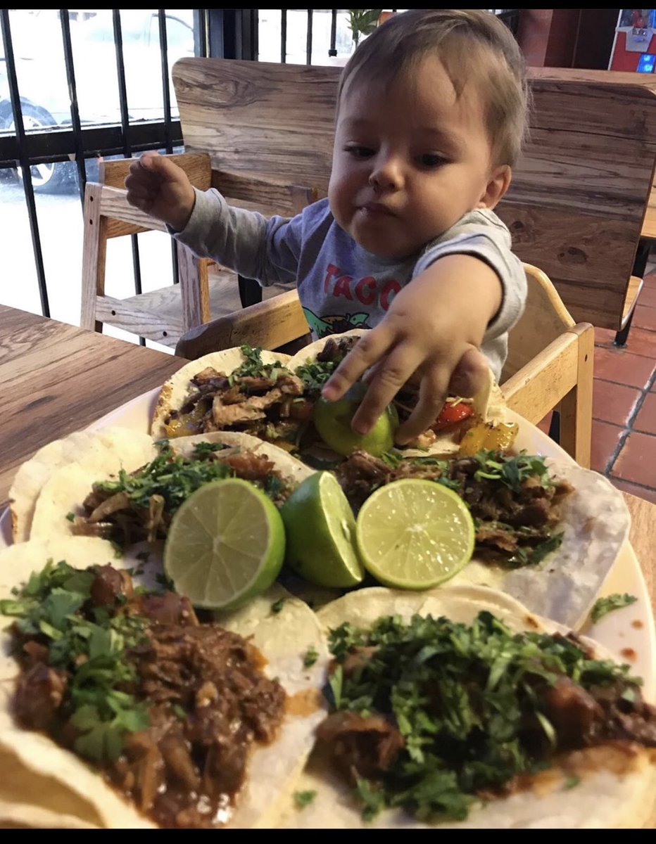 CRISCOKIDD's tweet photo. Do you eat tacos WITH or WITHOUT limes???
Not being able to properly celebrate a Cinco de Mayo on a Taco Tuesday is like not seeing a blood moon! ๐
#cincodemayo #tacotuesday #conlimon #sinlimon https://t.co/pXJRdgTfgv