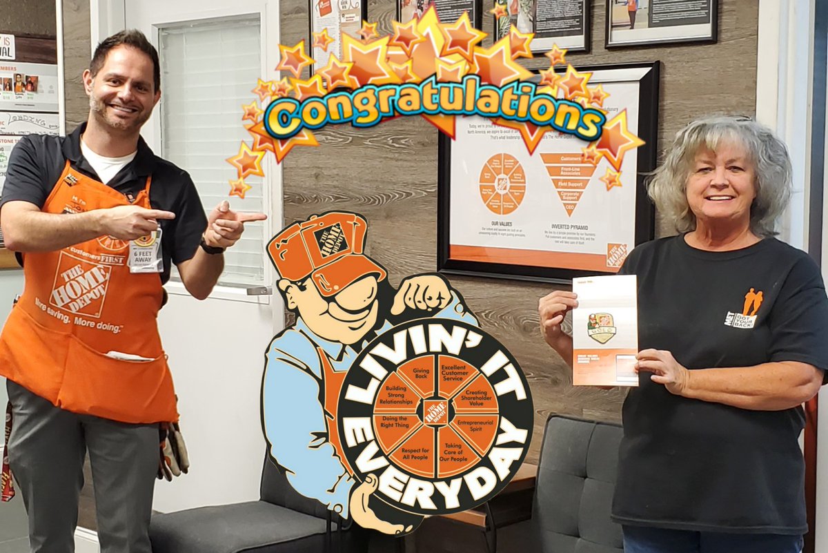 Jon_Wayne_Payne's tweet photo. Arey on MET hit a milestone and got her GOLD HOMER AWARD.  Way to go!!! Thank you for all you do in our aisles!  Aim for that  PLATINUM! @MarkDor58229257 @SeanBrownD133 @WeidmanJess @THD_Untocuhable https://t.co/tSxYWLNywW