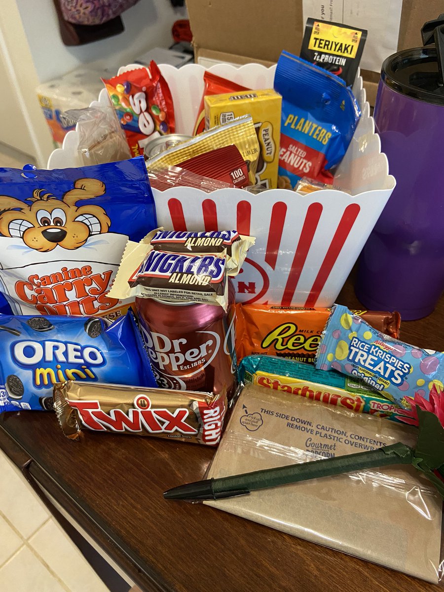 Ms_Murphy_207's tweet photo. I have some of the BEST families who spoil me rotten with all my favorite goodies- even something for the dogs! I am so grateful for my students and their families and wish I could give them all big hugs 💜💜 #TeacherAppreciation @GreenwoodKISD @lpongrass05 https://t.co/dpcMLfCTAs
