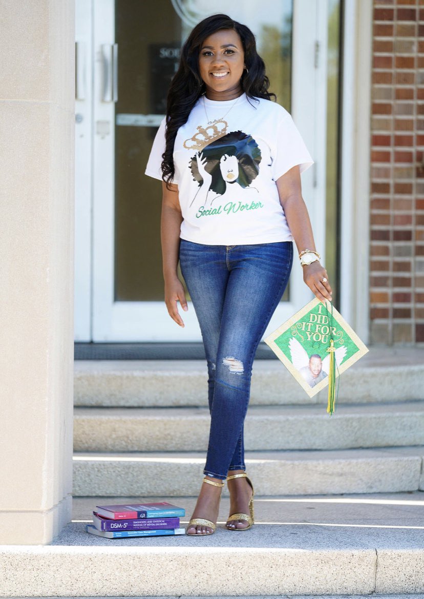 xoxo_chelssea's tweet image. I just want to thank God for allowing me to make it this far ❤️ #FirstGenerationStudent #Selu #SocialWork