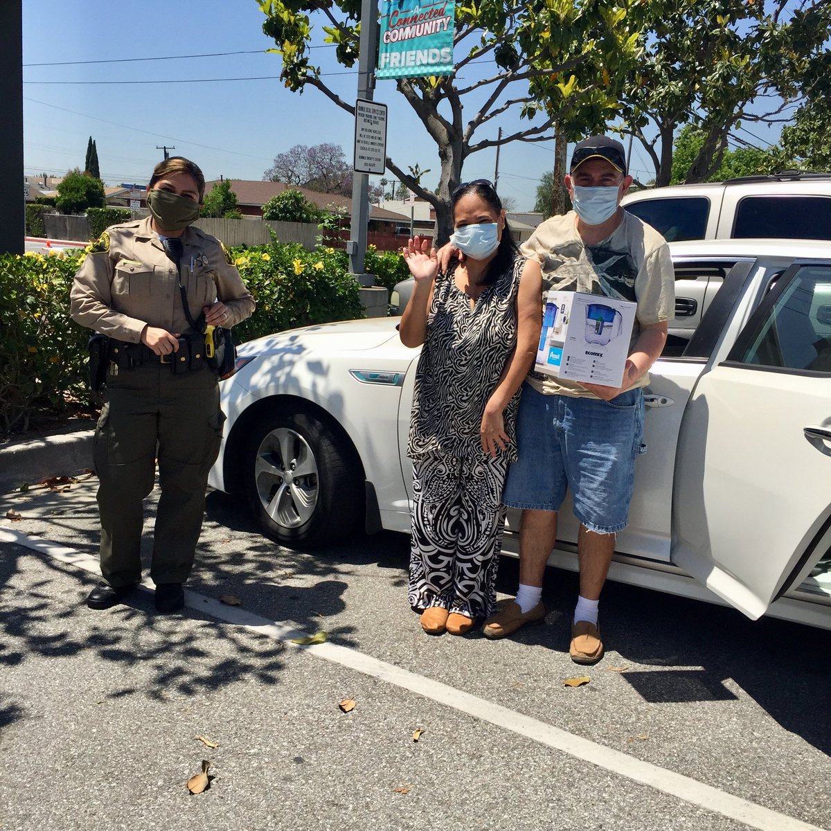 NorwalkLASD's tweet photo. NET deps Gentille and Gutierrez gave water purifiers to the Norwalk Senior Center, right in time for this heat wave. Thank you to the Chinese Chamber of Commerce of Los Angeles and US-China Guangdong Chamber of Commerce for donating these items to be handed out! #LASD #Norwalk https://t.co/u2wjShPPXA
