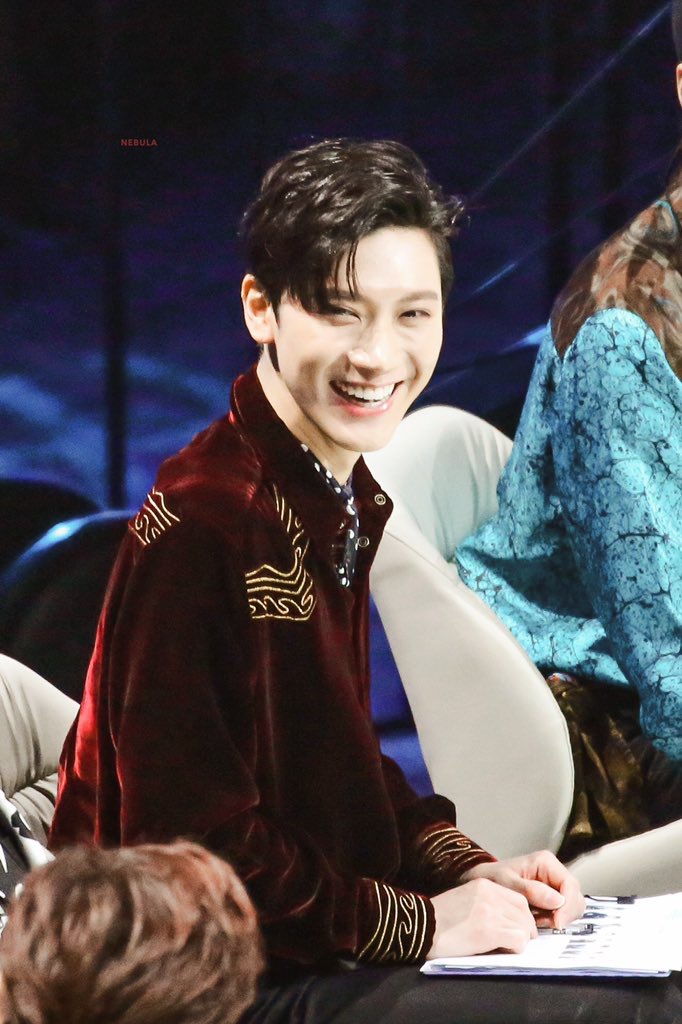 hourly ten tweet media