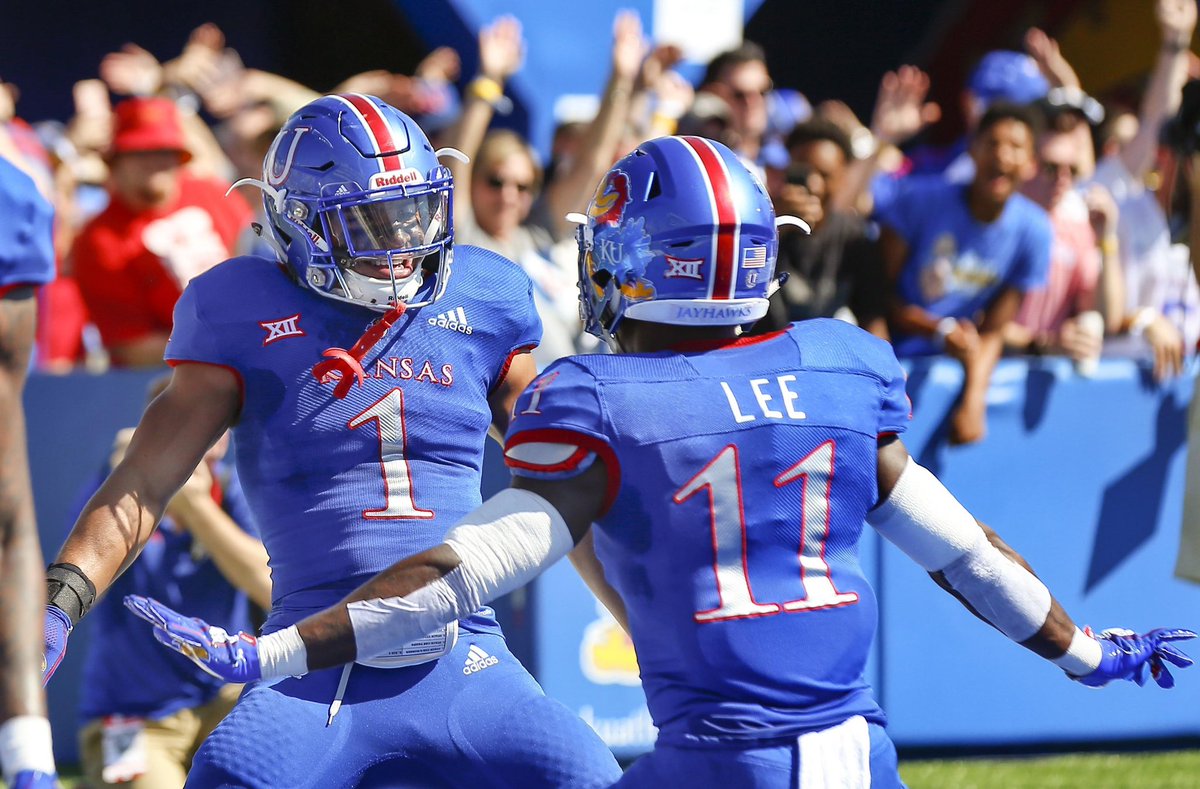 _jirreajr's tweet photo. #AGTG, Thank you for this blessing and opportunity, I am blessed to receive my 1st offer from The University of Kansas🔵🔴 #rockchalk @TeamGoGetta @jerryphillips30 @_javonallen @samspiegs https://t.co/4as6HaXTnk