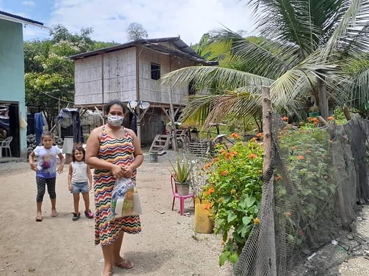 GadACalderon's tweet photo. Como Gobierno Parroquial hemos priorizado a las personas con mayor vulnerabilidad existentes en nuestra parroquia; realizando la entrega de kits alimenticios basándonos en el apoyo y acompañamiento de los presidentes de las comunidades y sectores. https://t.co/WA0B4CXUPp