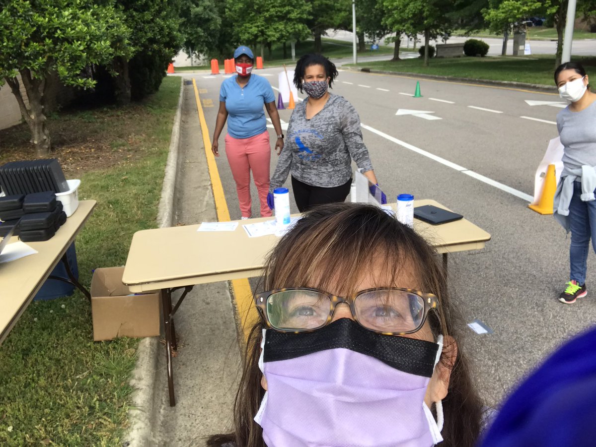 WakefieldES's tweet photo. WES Remote Device Distribution today at East Millbrook Middle! Success!! #thanksteam #WCPSSThankATeacher #everystudenteachday Thanks @EMMMSCougars @Aaronmarcin @NorthernAreaWC @WESPTAeagles @wakefieldstrong https://t.co/niFBBG4cRB