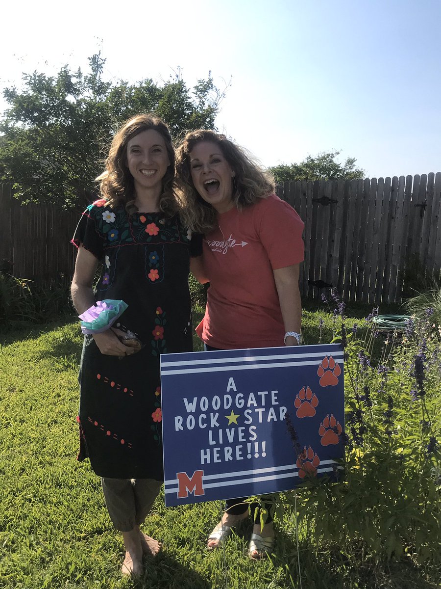 wtkanawyer's tweet photo. So proud of @MrsCastillo_1, who is truly a @woodgatemisd rock star!  Way to represent @MidwayISD and #TEACHers everywhere.  2020 @HEBexcellence in Education Award winner!  @TXTeachersCan! #HEBEducation #TeachersCan #ItsGreat2bWoodgate #MidwayandBeyond Well-deserved! https://t.co/0WFbYofmoW