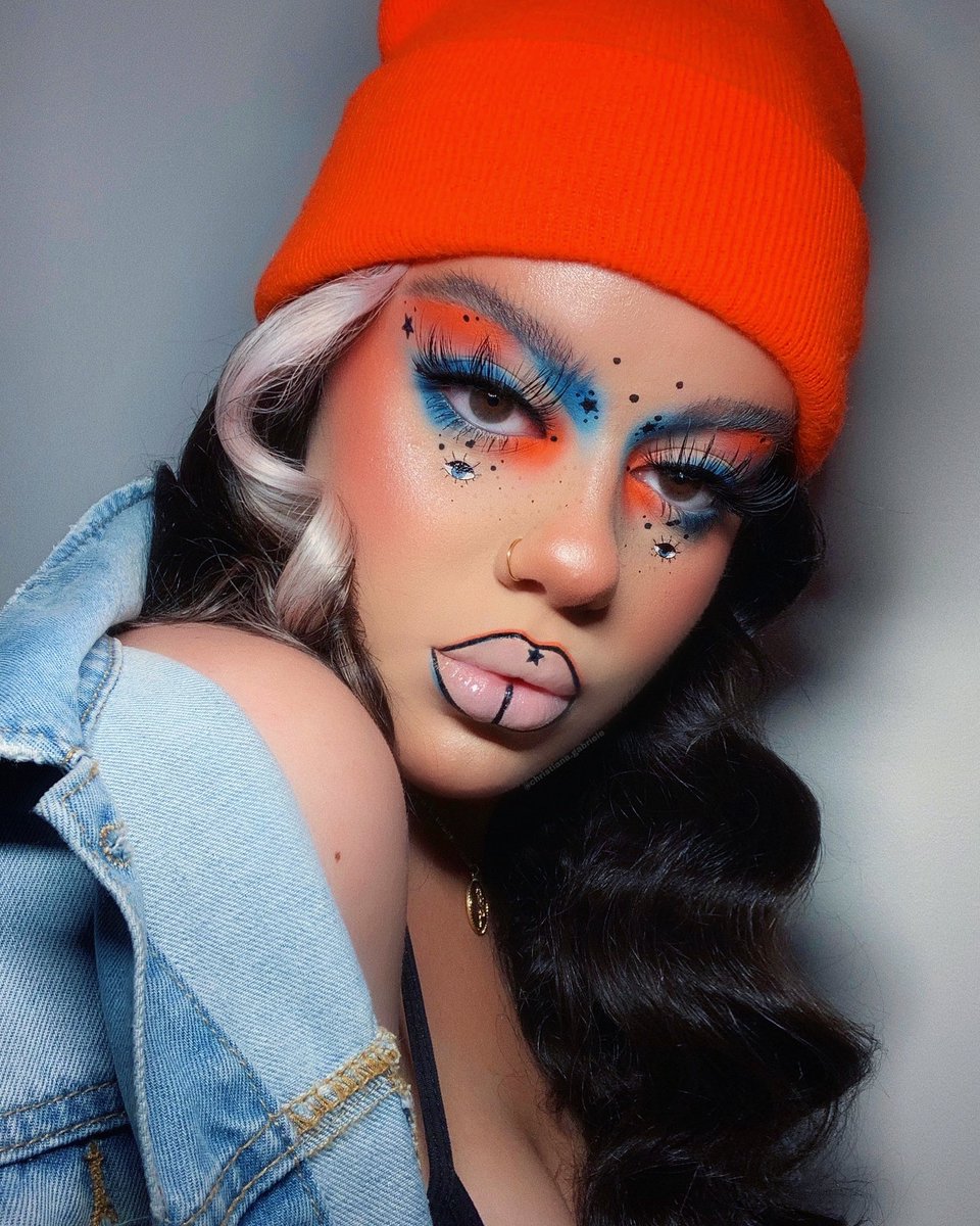 i feel cute 🦋🧡