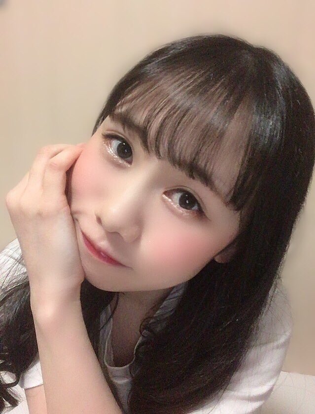 三和万亜子 めにぱら おはぴよ 顔の周りにお肉ついててぷくぷくしてる子が好き 下から撮るとエラが張ってて顔 が大きい子が好き おかめ納豆みたいな輪郭が好き な人集まれー そんな好み持ってる人 おるんかなぁ 切実 1日1ツイート