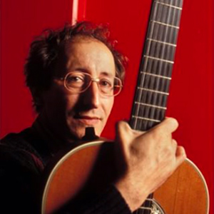 fipradio's tweet photo. #OnAir ! Hommage à #Idir  🎸
Ecoutez notre programme spécial consacré au chanteur algérien, icône de la musique kabyle.🎧
https://t.co/xQR6BOOSpE https://t.co/abgabsB8lv
