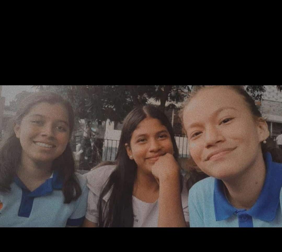 Sanare27555082's tweet photo. No soy parte de la comunidad BI pero se me hace tan injusto por el Esfuerzo de los chicos que el Presidente@Lenin venga y tome una decisión tan drástica acabando con los sueños de muchos jóvenes. Les quiero decir que no están solos. 
¡HAGAMOS QUE ESCUCHEN SUS VOCES!
@IBlatino_ https://t.co/yxqfmvD931