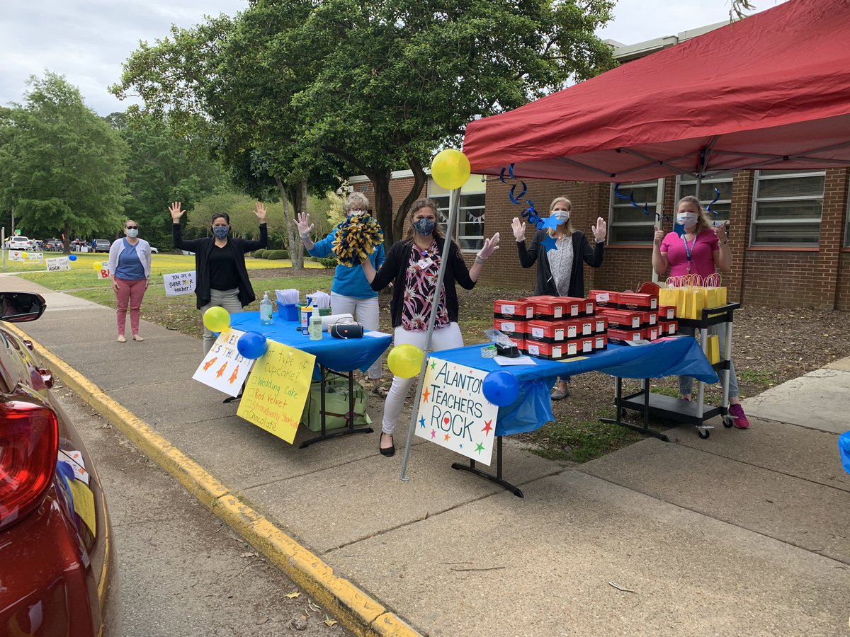 AlantonAstros's tweet photo. Celebrating our AMAZING Alanton Staff! Happy Staff Appreciation Week! ⭐️🚀 https://t.co/KUL0qskkNP