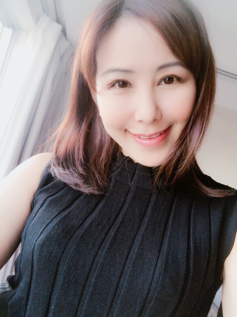 ChineseAunt's tweet photo. 重度美颜 https://t.co/aunadzznwT