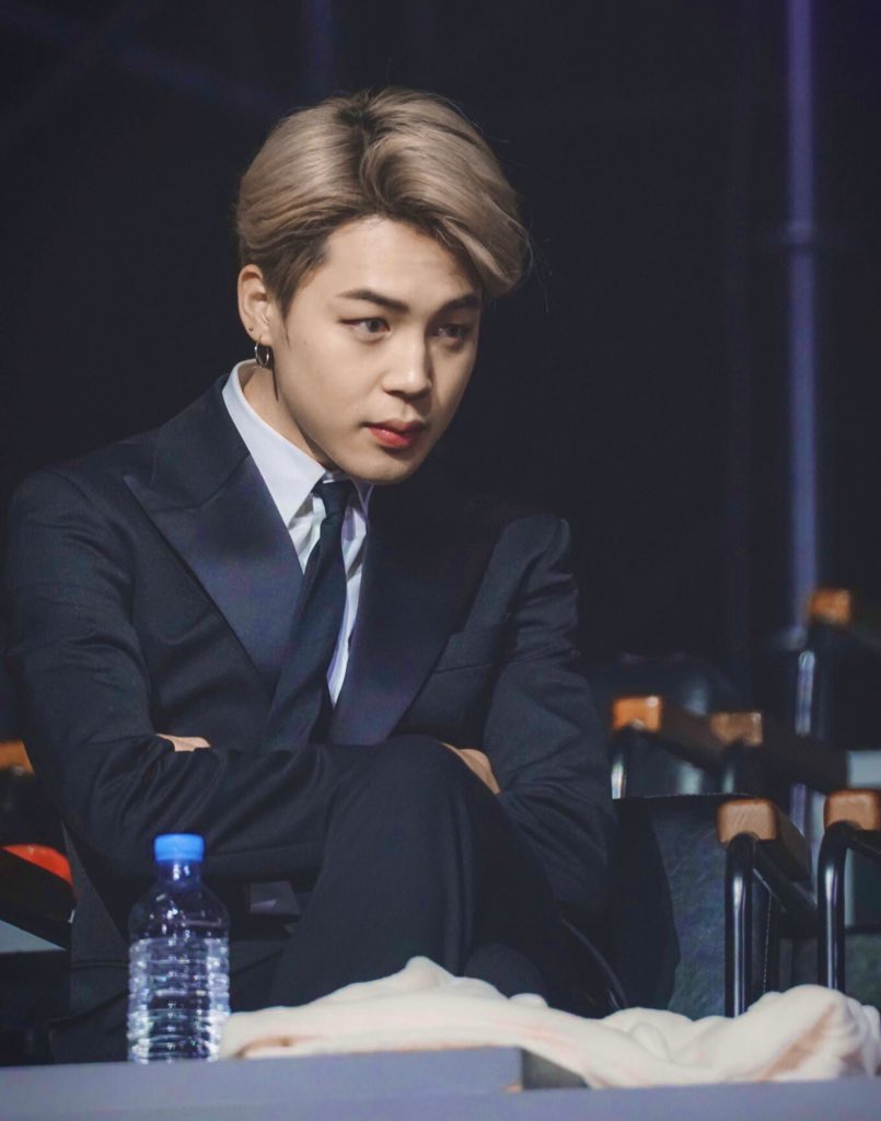 HardStanJiminnn's tweet photo. CEO Park Jimin ❤️❤️ #JIMIN https://t.co/COwCRFJoGt