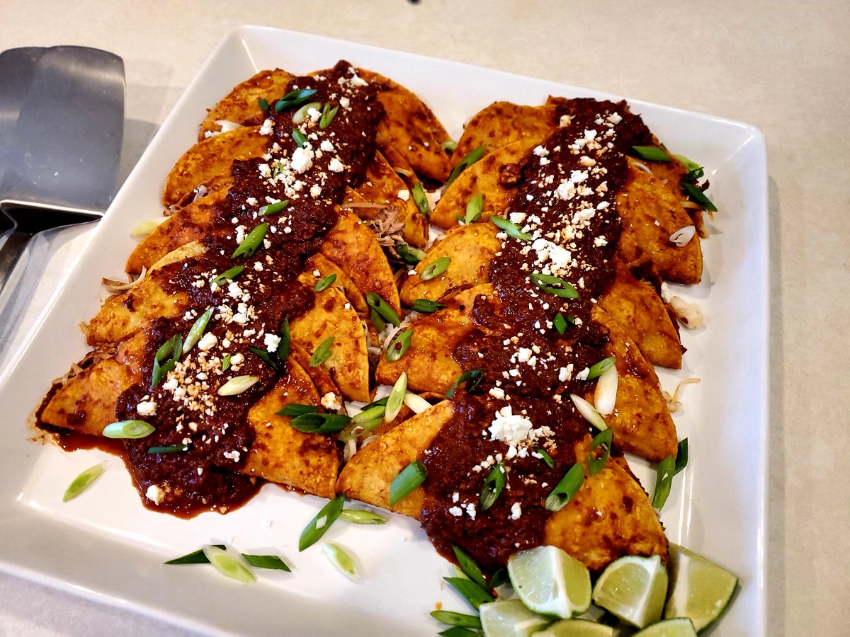 Bear_BNB's tweet image. I became obsessed with @PatiJinich last year.  Her techniques found a permanent place in my repertoire.  For cheat day...enchiladas!  We literally ate them all!  Thanks Pati!  #cheatday #4hourbody #bearsinthekitchen #patijinich