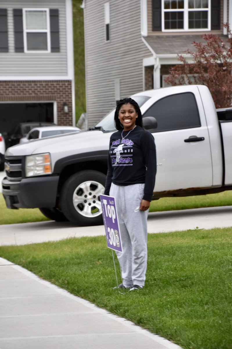 dkrocket's tweet photo. @BenDavisHS Celebrating Ben Davis Class of 2020 Top 30 Seniors #WeAreWayne @LindaGomes8 @heather0905 @SFE_3820 https://t.co/Hw3JJQss7J