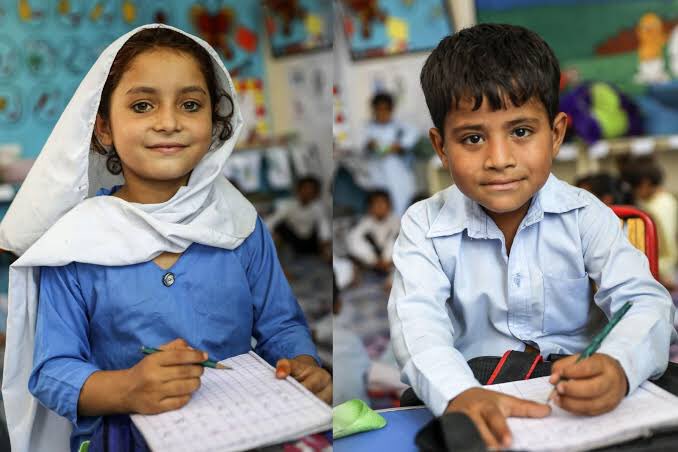 ayeshaazaman's tweet photo. With the evolved technology and new era of digitalization, our books and Education should have been upgraded long ago. 
#SindhWantsQualityEducation https://t.co/FS9tObpDzf