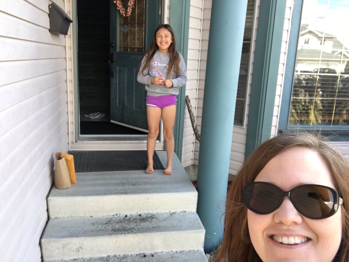 JackieComartin's tweet image. Seed Planting Packages were delivered today. The sun was shining, my students were happy and full of smiles and I got away from a computer screen! @St_JohnXXIII #gr4science #ablearningathome