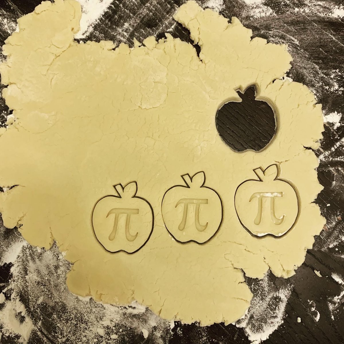 space_signals's tweet photo. Tomorrow (May 6), the Ontario Science Centre @OntScienceCtr  is hosting a live stream called the Magic of Math at 2pm!  https://t.co/NDL3phNEOu
.
Also, the Apple Pi cookie cutter from https://t.co/XdYY57yi15 is a great  #MothersDayGift for a #mathmom !
.
#math #pi #stem #science https://t.co/qFwpHr3000