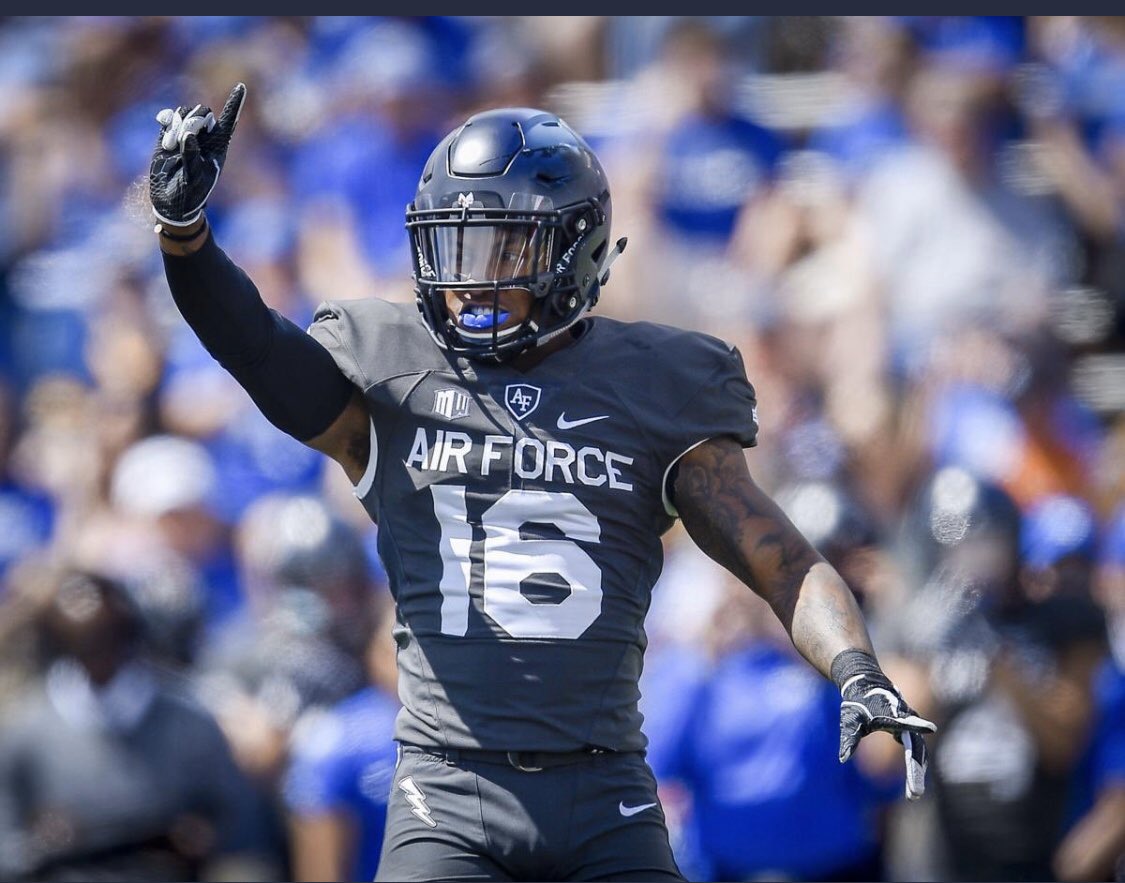 julienstokes's tweet photo. Super excited to have earned an offer from The United States Air Force Academy!!🔵⚪️⚡️@jake8shakes https://t.co/ZV1WAtwgBv