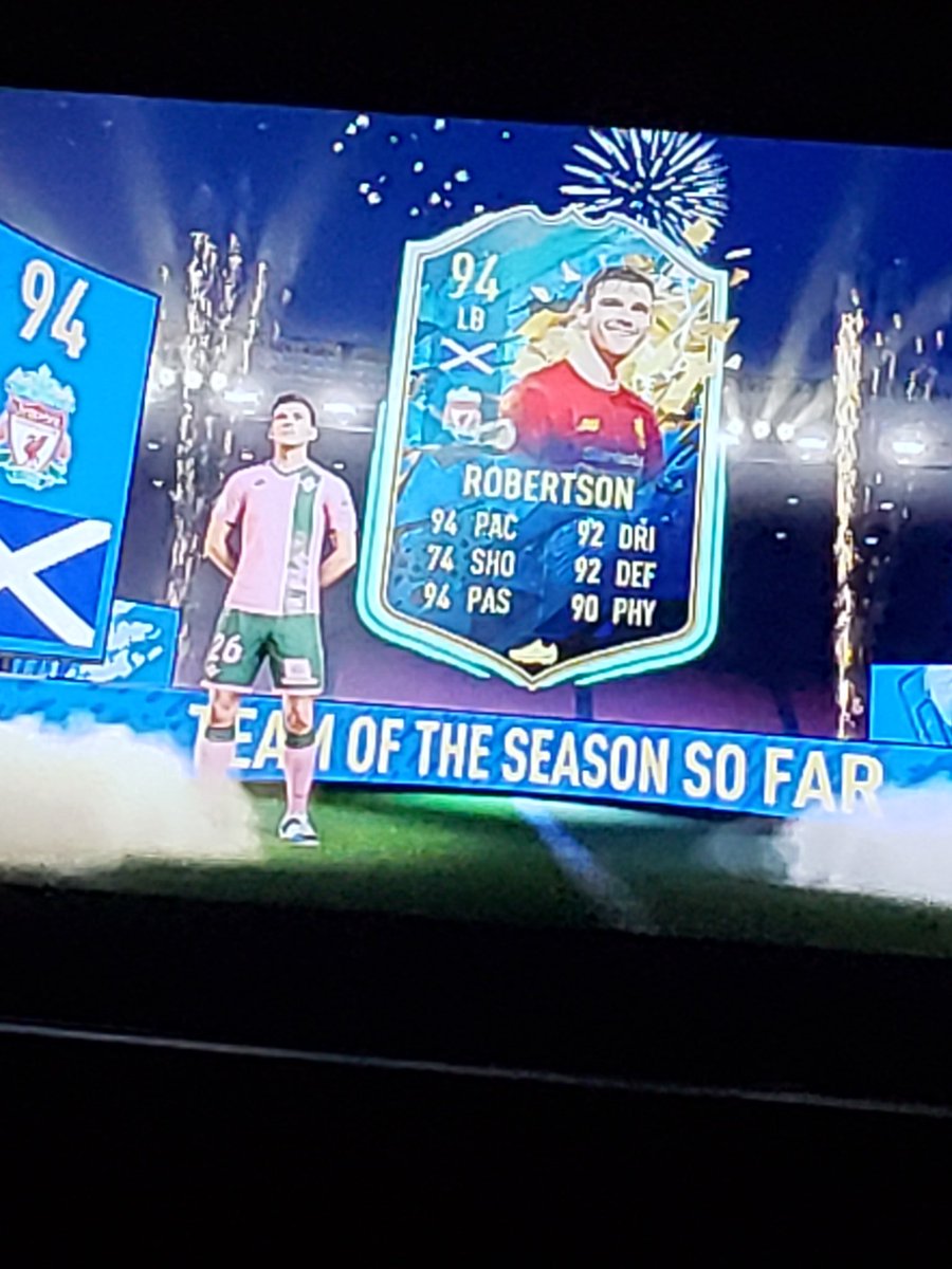 EastTNPhoenix's tweet photo. @Peduzzi43 hey man, it's phatdaddy917, wanted to show wat I pulled a gold players pack from a sbc, best thing is it's tradeable! https://t.co/nCmCZT3MVf