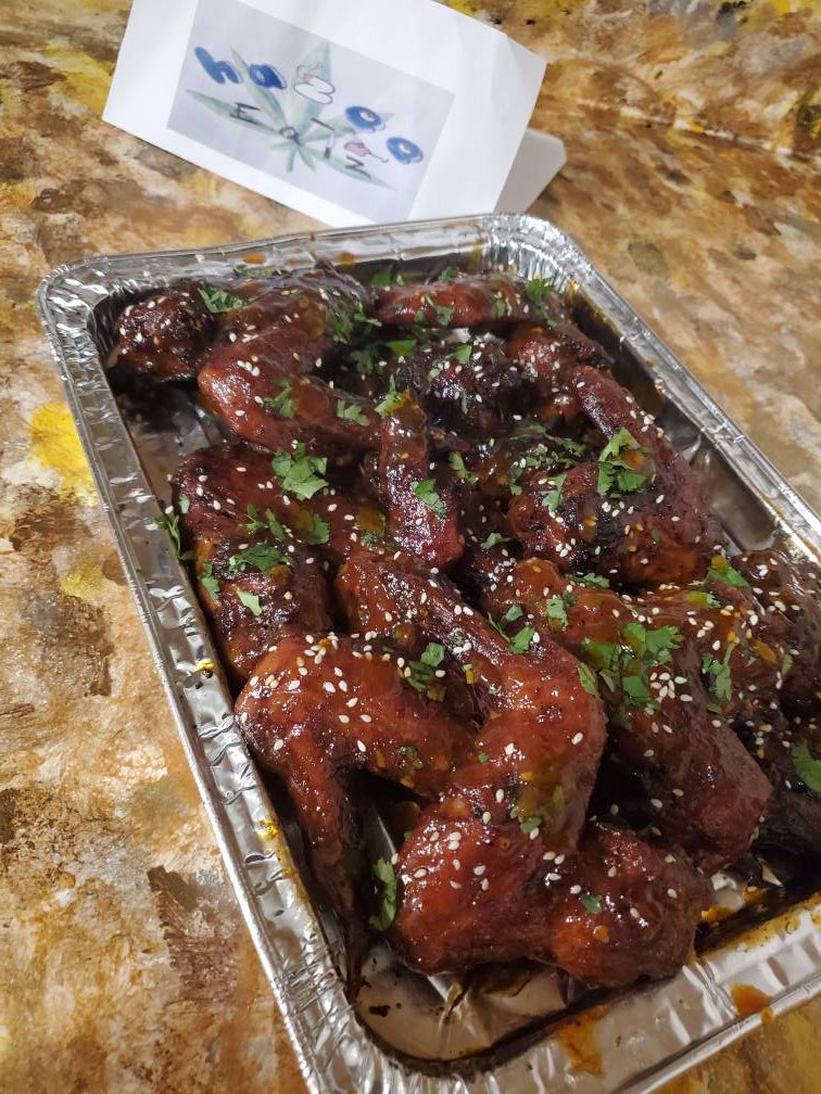HazeeEatz's tweet photo. Not just sweets, we got wing trays too! Get hazie sticky wings #420 #420eats #edibles #sauce #DMV https://t.co/hR2WMnzM7a