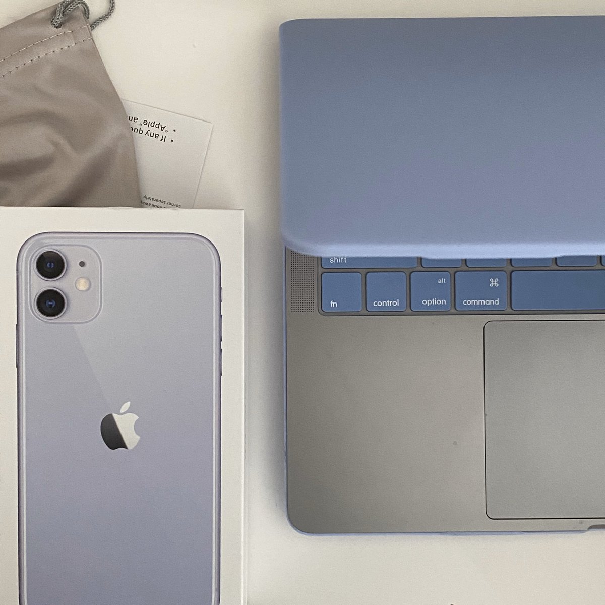 chaesecond's tweet photo. 맥북 케이스 정보 물어봐주시는 분들이 계셔서 여기 올릴게요! 아마존에 macbook case mosiso ‘serenity blue’ 색이구 케이스랑 키보드 커버 세트인걸로 알고 있어요 반년정도 썼는데 키보드 아직도 안 닳았네료 🏊 https://t.co/okO0ebNTTX