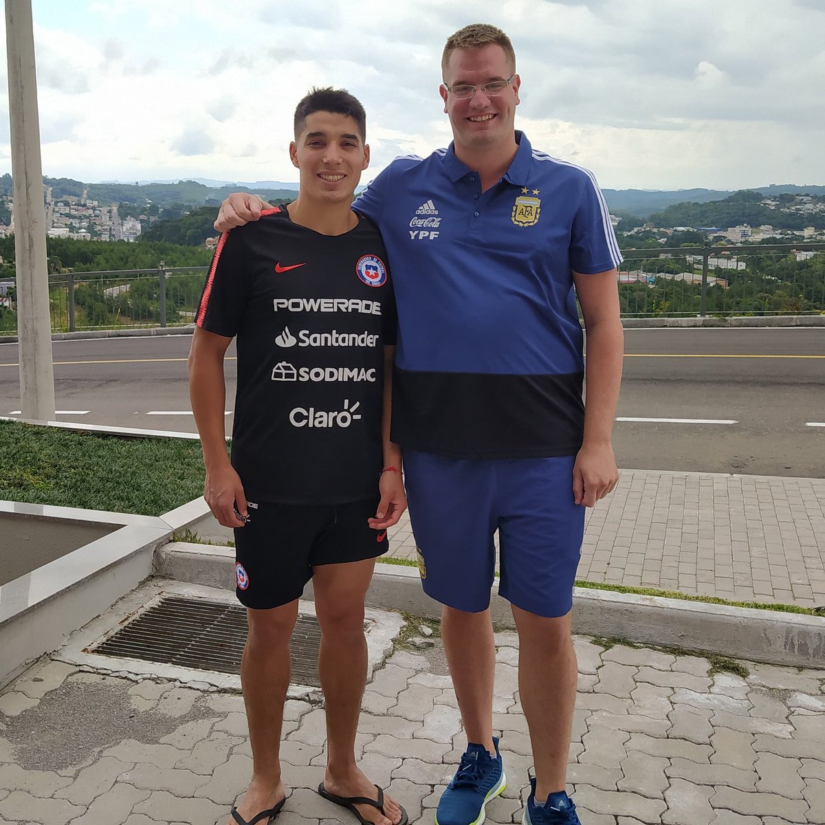 #tbt que ganas de volver amigo <a href="/bernardoaraya04/">Bernardo Araya</a>  encima fuimos campeones nosotros 😂