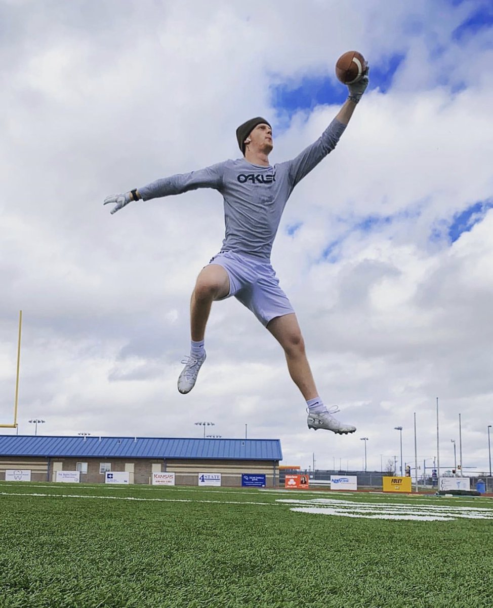 SeanBowmanPhil2's tweet image. Very proud of @by_towman being honored tonight, as voted on by all CHS coaches, Class of 2020 Representative Athlete! #prouddad #almost18 #Classof2020 @CometAthletics