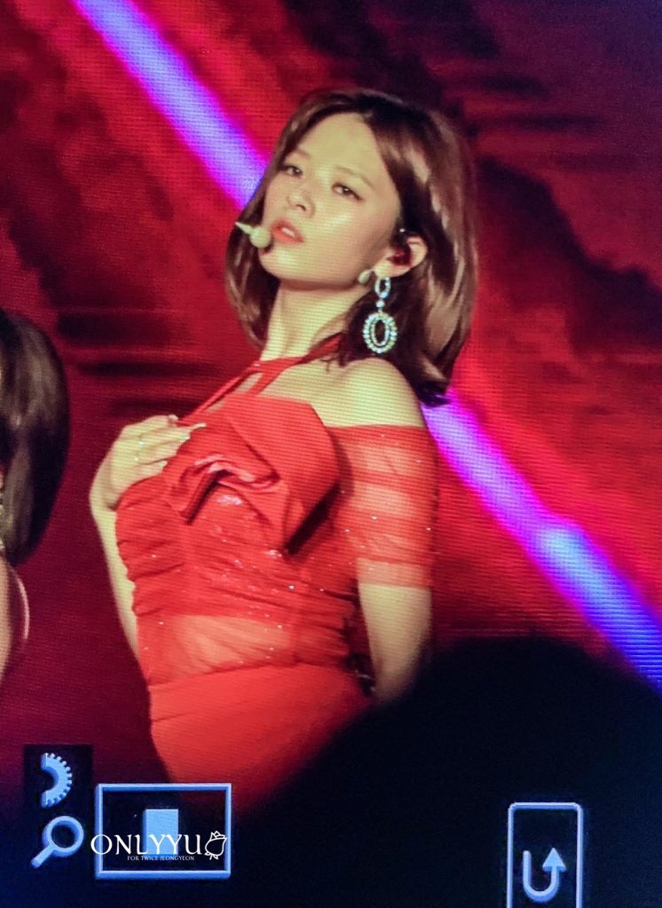 jeongyeon pics tweet media