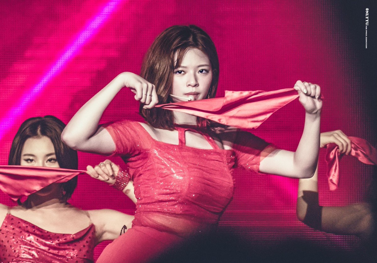 jeongyeon pics tweet media