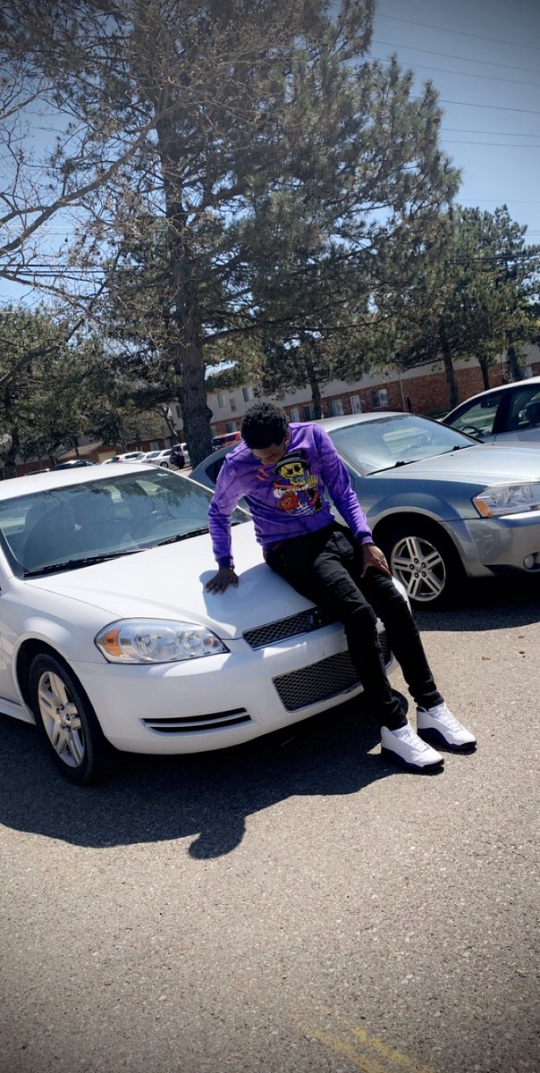 D1Ronn's tweet photo. 17th birthday was a classic 💜first car ❕ https://t.co/oBT2BksUwJ