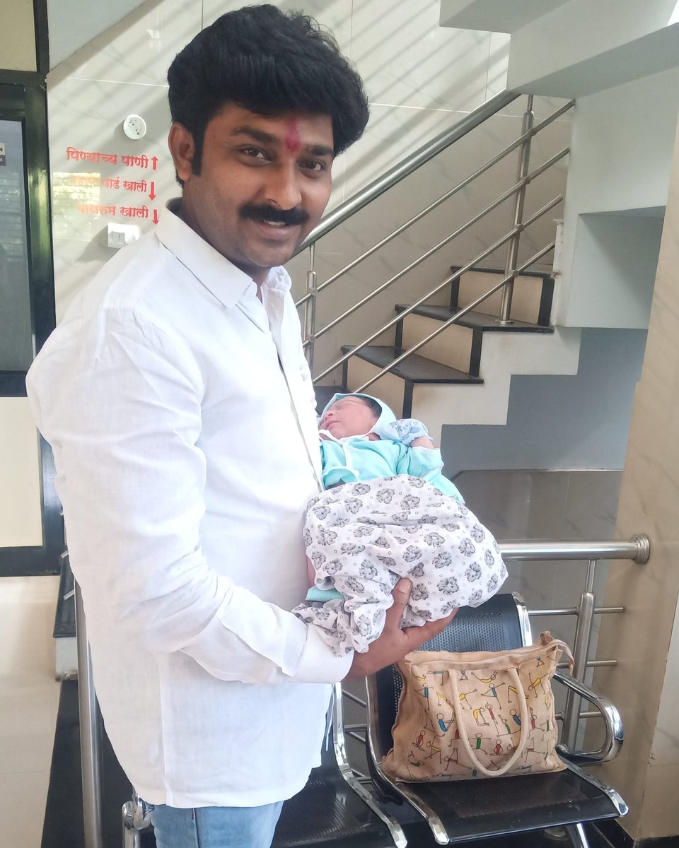 NamdeoHadap's tweet photo. जळगांव जिल्हा राष्ट्रवादी युवक चे अध्यक्ष #मा_रविभाऊ_पाटील यांना #पूत्ररत्न प्राप्त झाल्या बद्दल भाऊंचे आणि ताईसाहेबांचे अभिनंदन...💐💐💐 https://t.co/pWdQQB76EI