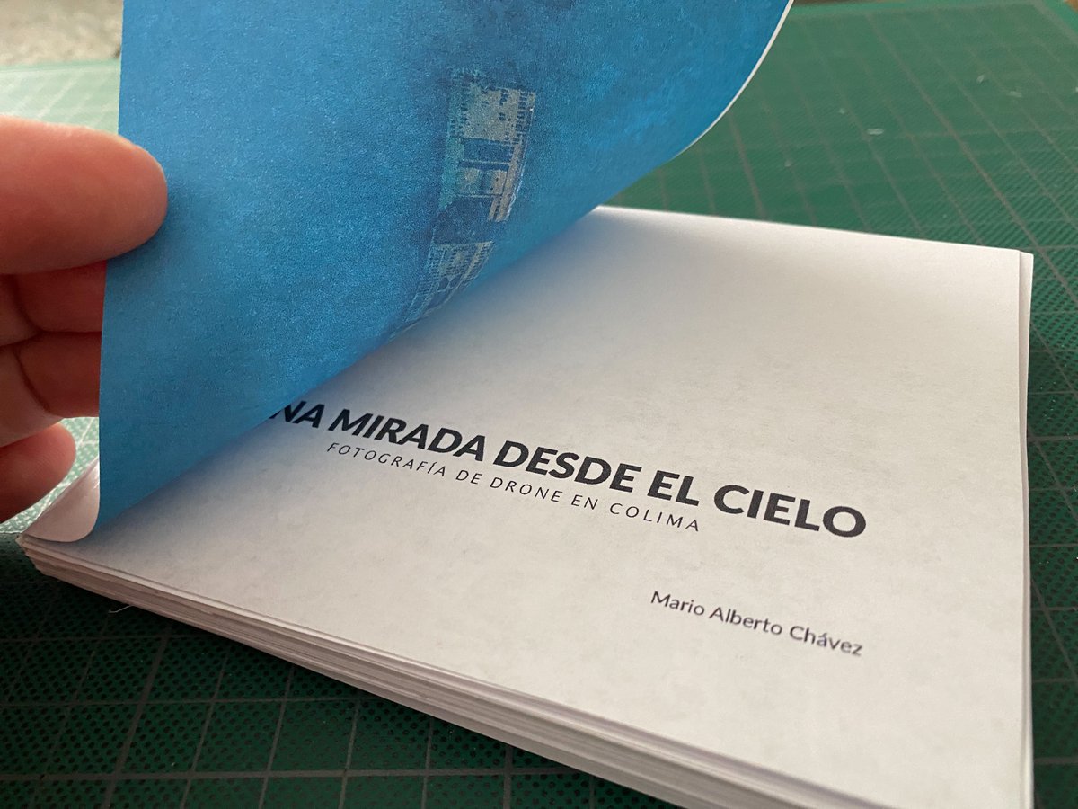 Durante 3 años he estado haciendo fotografía de drone en el Estado de Colima.

Ese trabajo ha comenzado a materializarse en un libro que aún estoy editando.

Más en instagram.com/mario_chavez