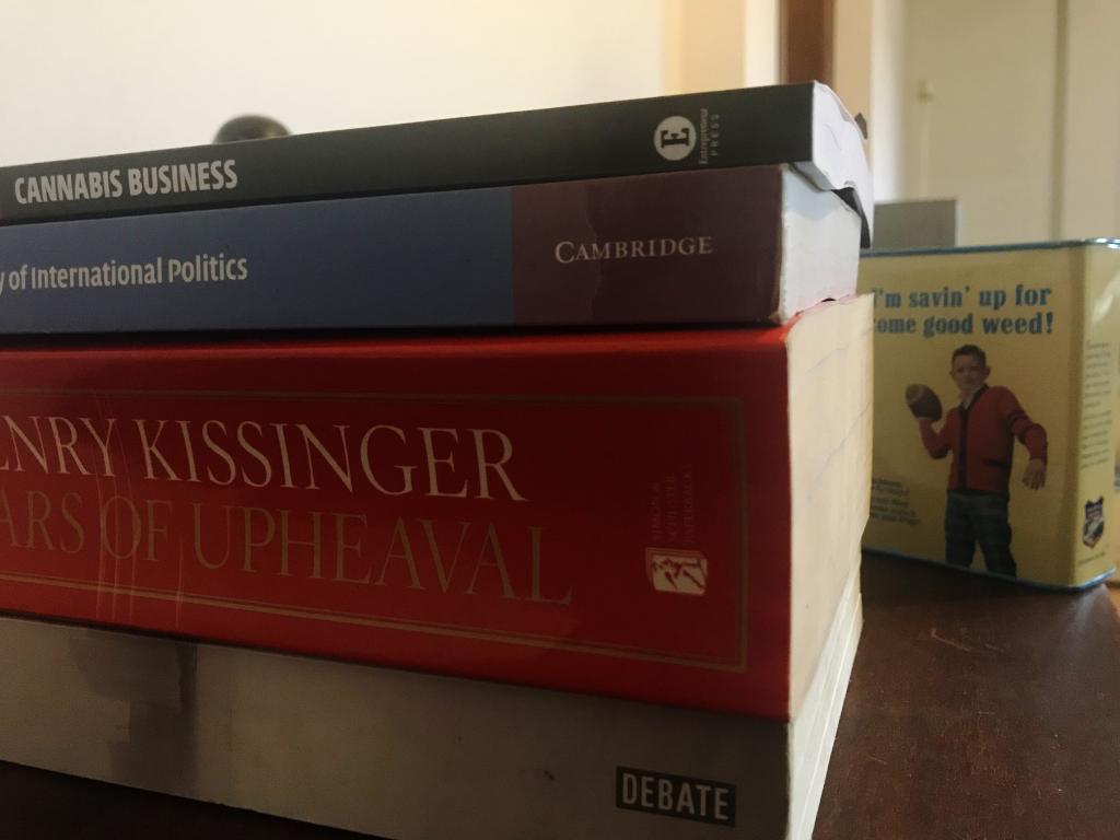 IntlHouseOfPot's tweet photo. 10 Cannabis Books To Enjoy During Social Distancing

https://t.co/c8jHw8PHWb

#WeedLovers 
#CovidScuses
#CannabisBooks 
#SocialDistancing 
#CovidChangedTheGame https://t.co/F34Vc8rL9i