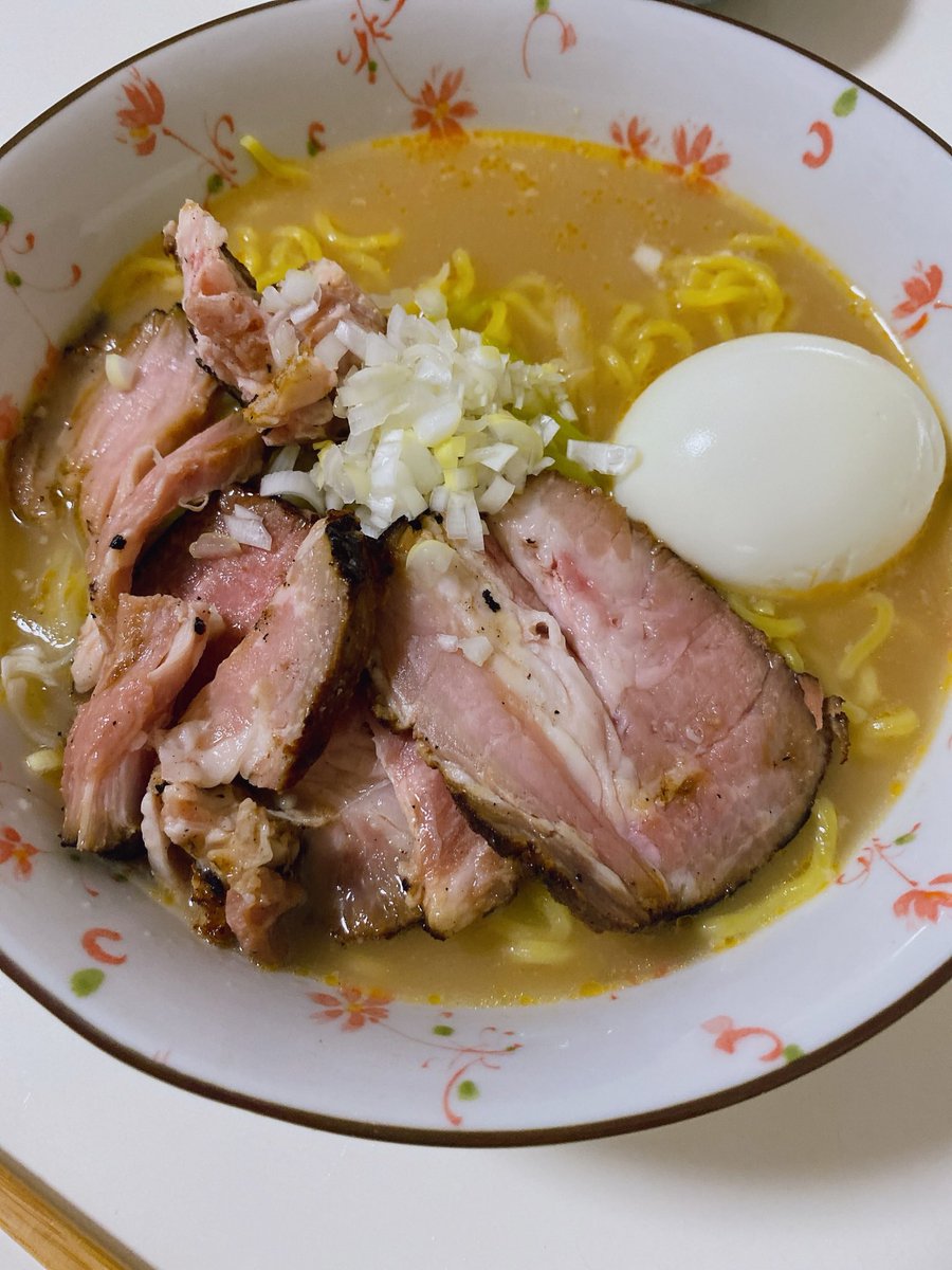 も W い 今日のお昼 もきゅご飯 はえびこば一幻えびしお冷蔵ラーメン オールパンで作ったゆで卵とシェフウォンバット特製ローストポークでチャーシュー麺