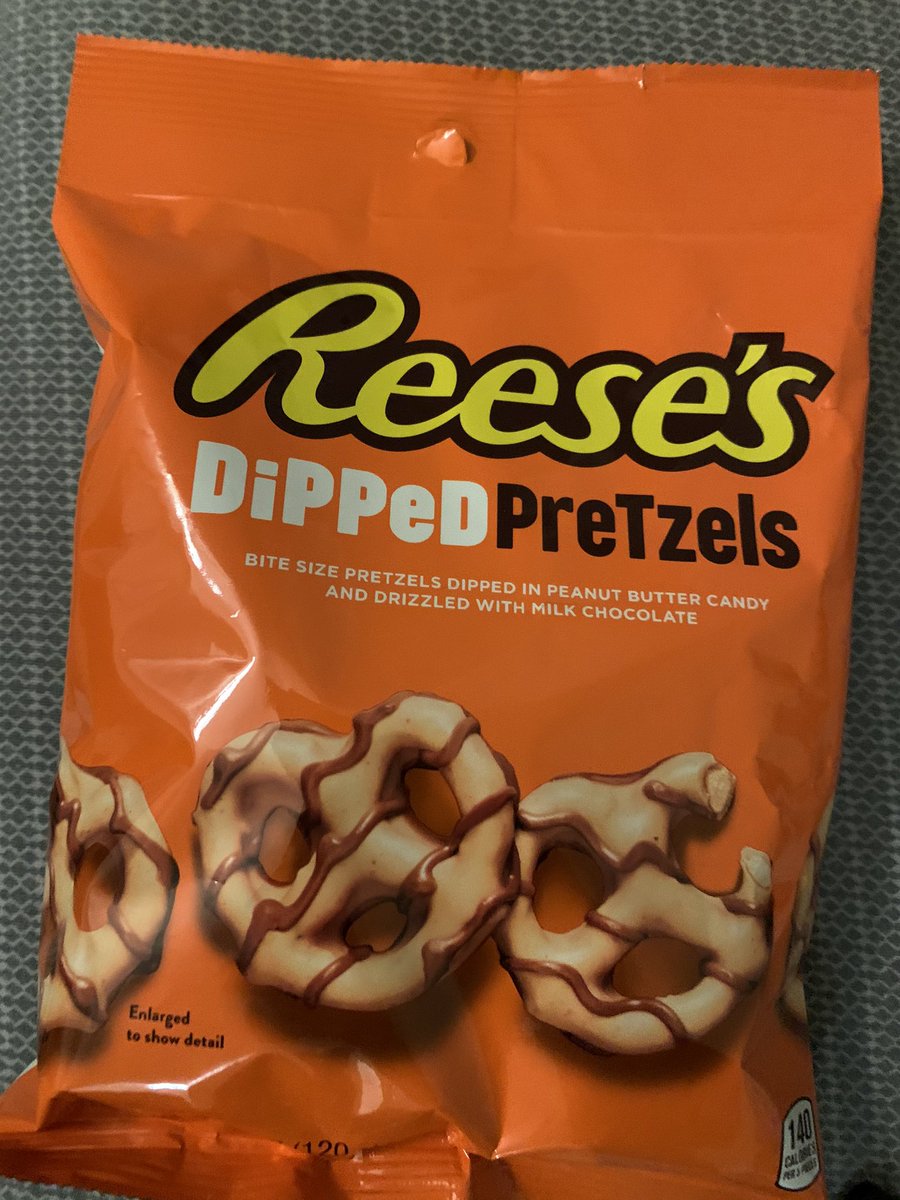 madiggs1's tweet photo. Reese’s never used to really a favorite of mine, but they are on to something with this one.. this is a way to incorporate their brand with pretzels, which some people like to snack on too, highly recommend they try this. #engl318mu https://t.co/dch9GrvLrK