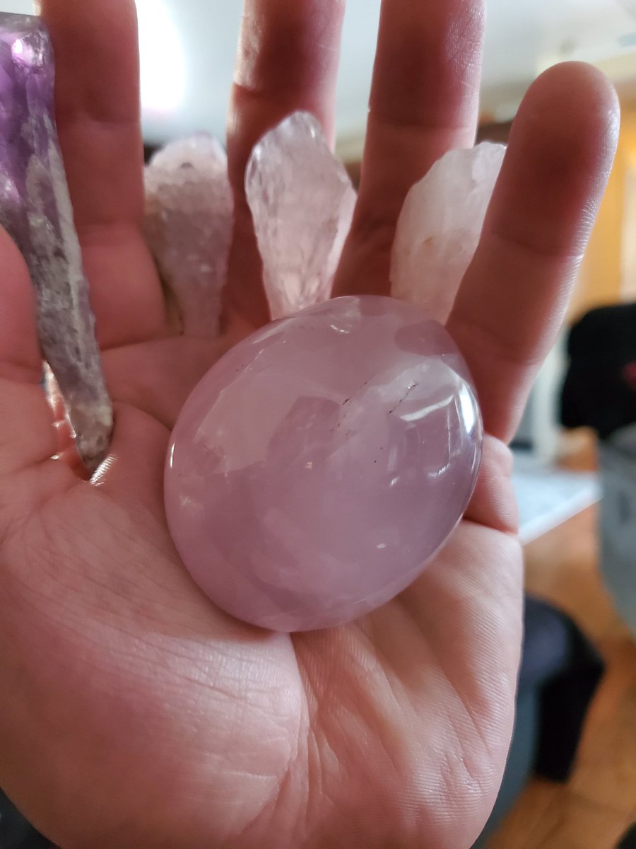 Michael13701398's tweet photo. #crystallineknowledge #amethyst #thirdeyechakra #intuitionstone #protection #spiritquartz #callinhigherself #higherrealms #rosequartz #lovestone #feminineenergy #heartchakra #aidingwithevolution #cominghometoself https://t.co/qnSAnJMgoi