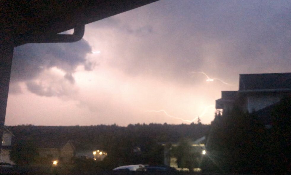 NemsScarim's tweet photo. KILLER THUNDERSTORMS tonight!
Shot with my iphone in my backyard.
Orting, WA 
9pm
Heads Up @KING5Seattle !

Attn:
#king5 #king5weather #nwthunderstorms #thunderstorms https://t.co/PCOGMhFBDW