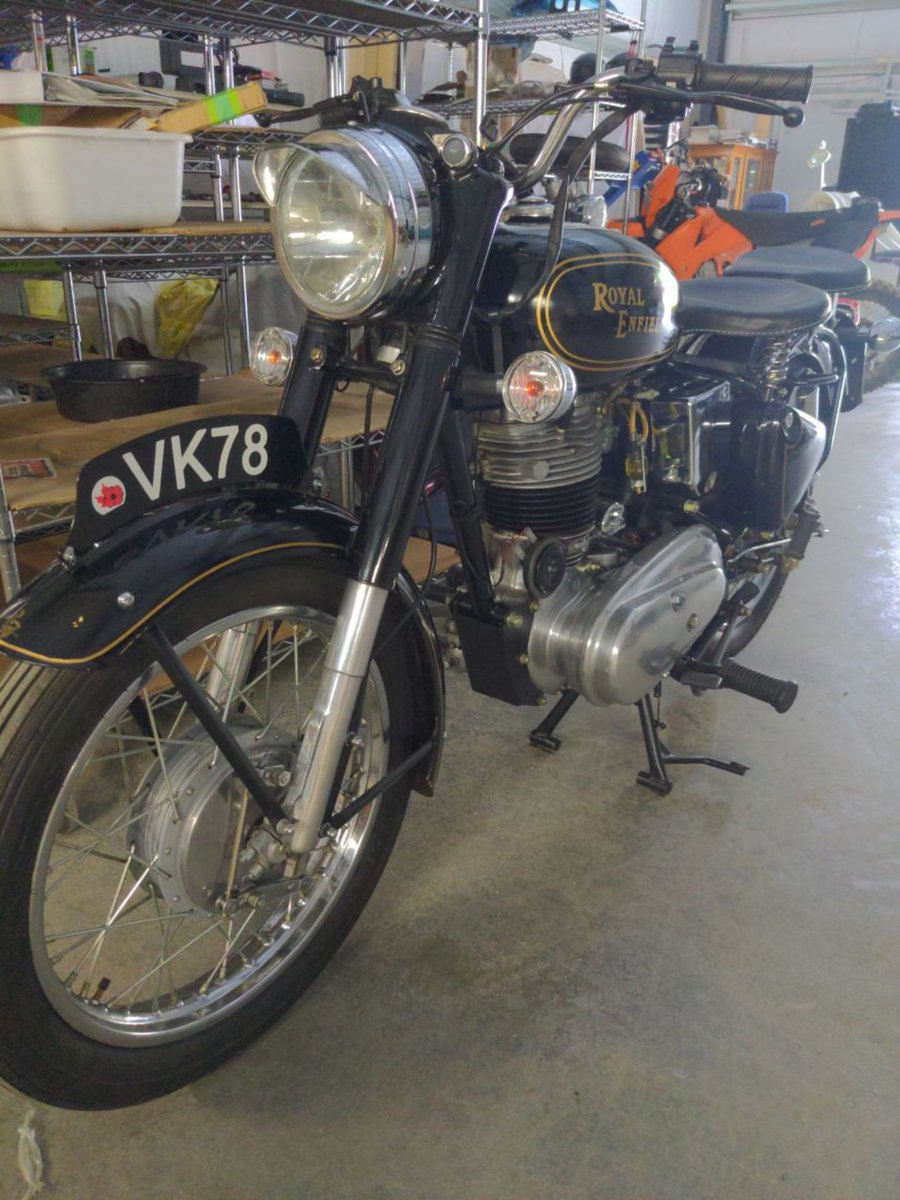 GrantThe1's tweet photo. 1965 Royal Enfield in for a service at https://t.co/E0tOtS30xr https://t.co/I1PapkWcOJ