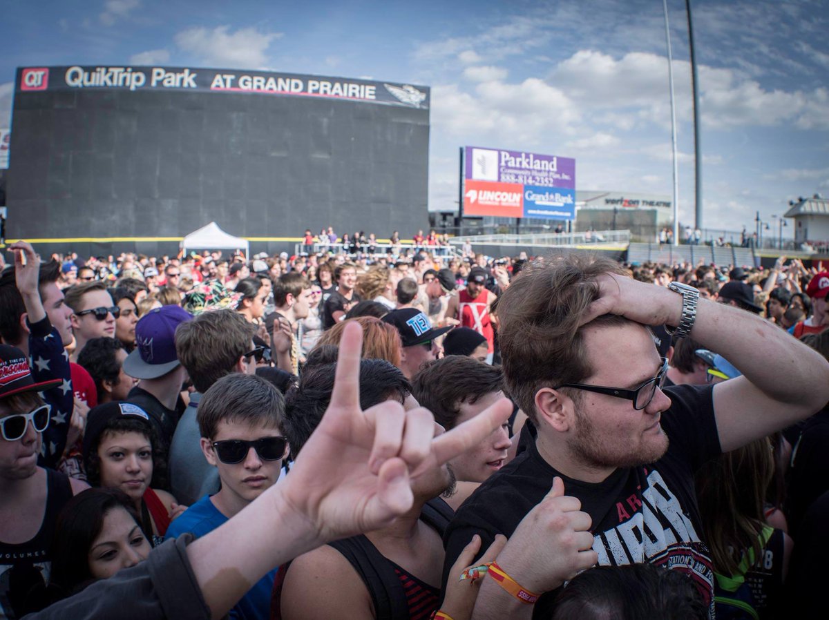 MikeZiemer's tweet photo. SAVE OUR SHOWS.
SAVE OUR STAGES.
SAVE OUR FUTURE.

@TSPR + @sowhatmusicfest stand with @nivassoc!

Contact your representatives in less than 60 seconds to save your favorite promoters and venues: https://t.co/Ph1tEfudbK https://t.co/qsg8ZRIUZa