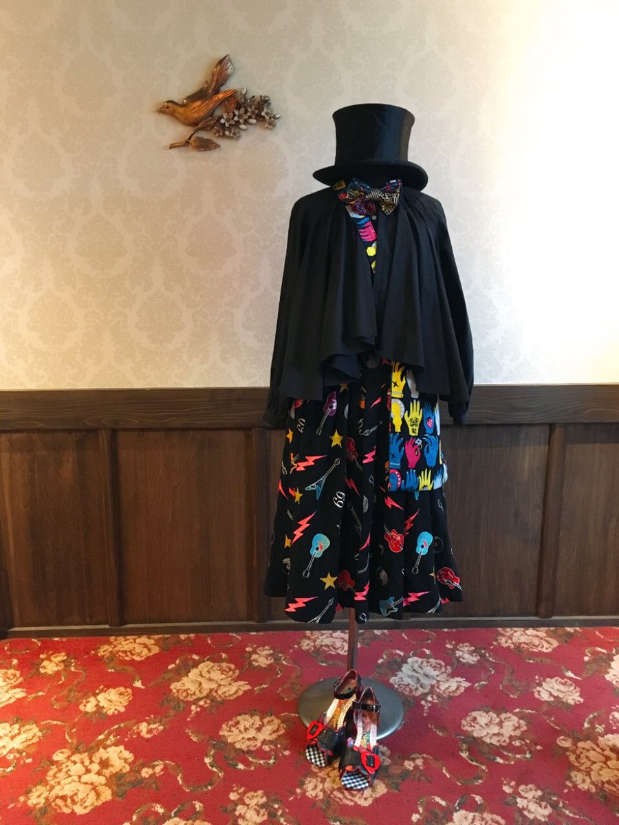 colorful_madoka's tweet photo. 【Madoka Wardrobe】③
お洋服コーデも♪
ブラウスは阿蘇のシャツ屋さん #gogaku
スカートは福岡の #uloco
無類の刺繍好き❤️
バックも福岡の #マクモ
今年は浴衣や帯も作ってて
モアでもオーダーできるようになりましたよ♪
靴はロンドンで買った
#イレギュラーチョイス
リボンは #モアオリジナル https://t.co/0L8HM9pKVn