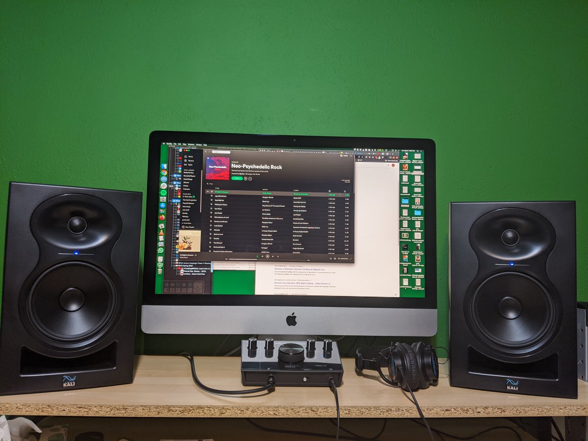 studio monitor for listening to music