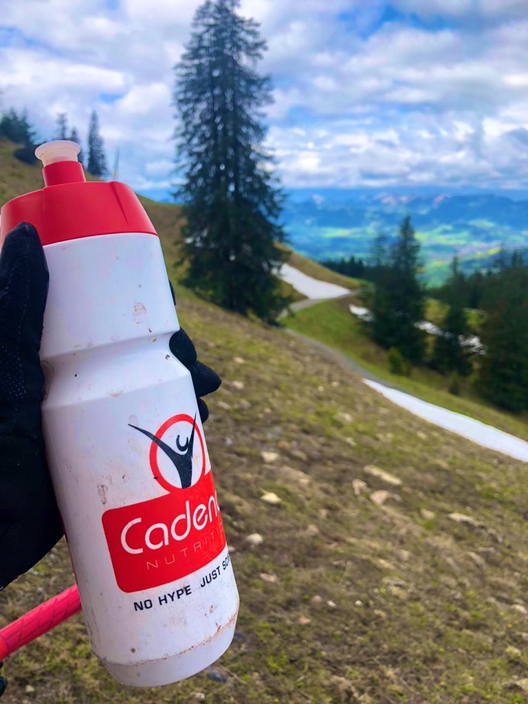 OptimumCadence's tweet photo. It’s easy to forget about hydration while pushing watts. Sip frequently. It will keep your stomach primed and maximize emptying into the gut ensuring peak rates of energy delivery. https://t.co/ObeOUQEwVq