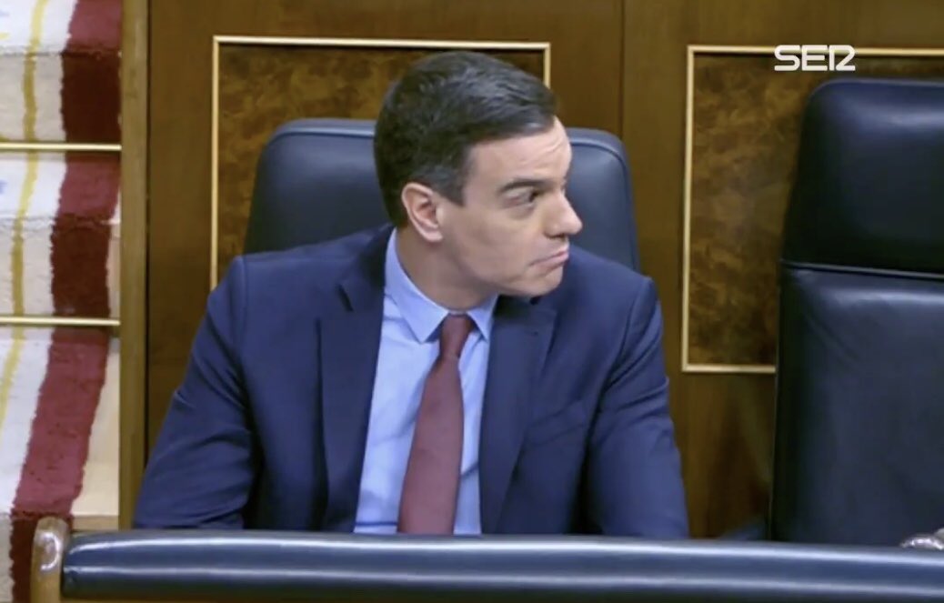 chaoticmulaney's tweet photo. LAS CARAS DE PEDRITO CUANDO ABASCAL LE HA DICHO QUE “ABANDONE ESE ODIO HISTÓRICO DE LA IZQUIERDA HACIA LOS HOMOSEXUALES” Y QUE “VOX NO DESPRECIA A NADIE POR SI TENDENCIA SEXUAL” ESTOY- PFFJSJ https://t.co/6TG0lYUWii