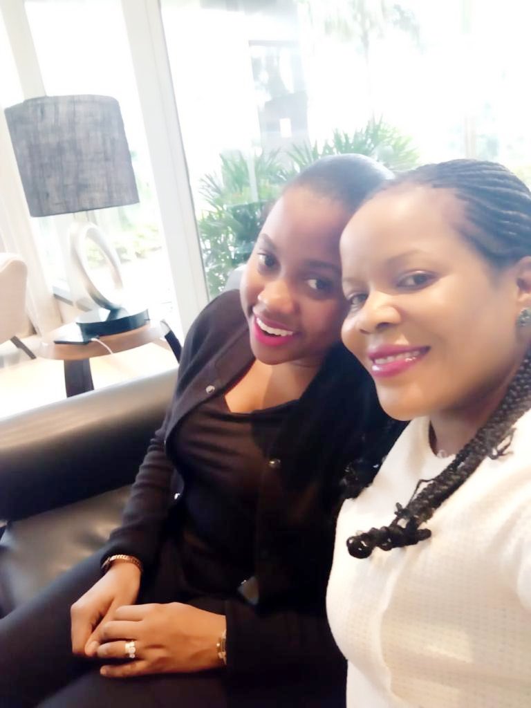 ObayiFaith's tweet photo. Treasure Every Moment With Your Loved Ones; Search Moments Are So Rare To Find Especially Now That There Is Social Distancing. But Our Hearts Are So Close. Spread The Love Beloved!!! We All Need It. Love You Guys!!
#DOMajor1
#DOProphetessMaryB
#Mothertomysonsanddaughters https://t.co/0TXcaparWs