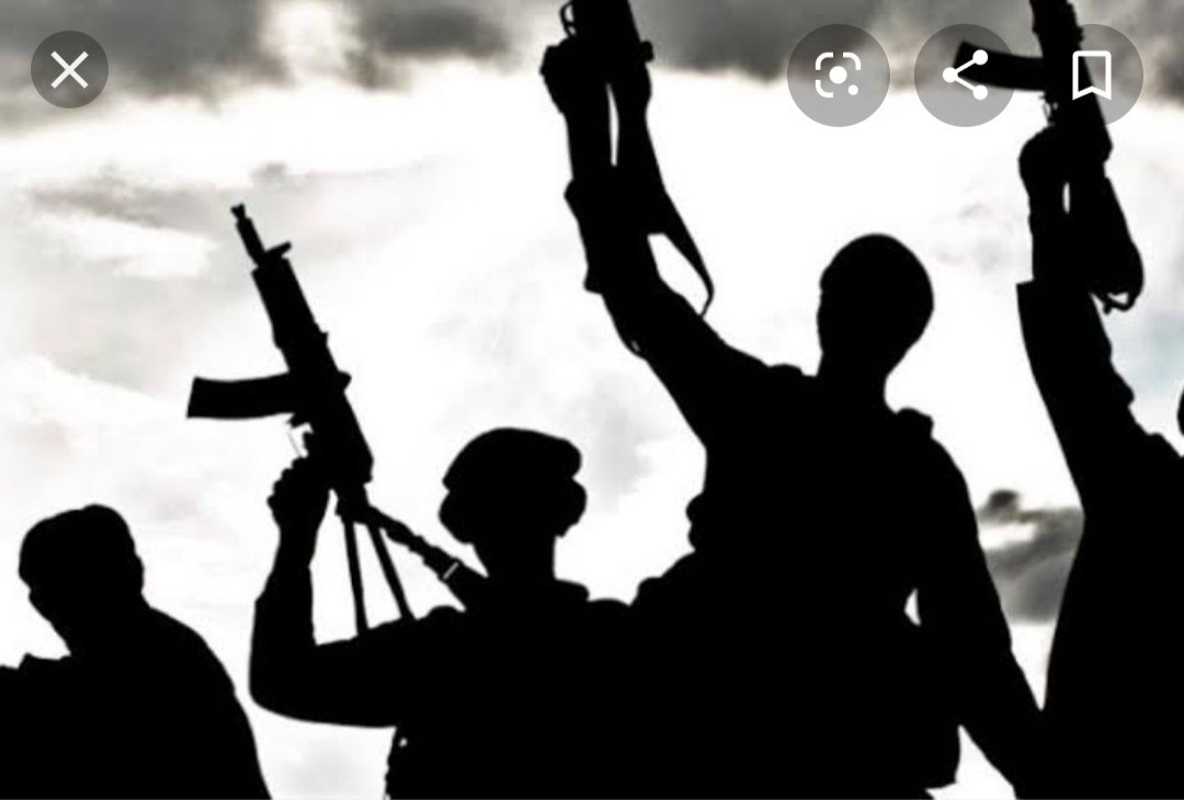 CBTiwaridri's tweet image. एक और कमीना 72 हूरों से मिलने के लिए #IndArmy  द्वारा रवाना किया गया .. 

#RiyazNaikoo