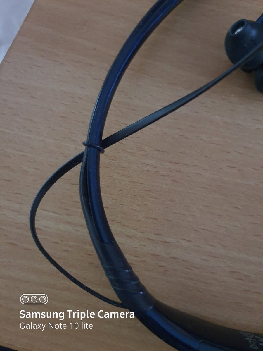 ZolikaSabo's tweet photo. @zedomax Can't wait to watch that review. I have old #SamsungLevel they we're good. But it started to fall apart. And I bought KZ ZSR earbuds, which are really good. And the best about these KZ's is that you can separately buy bluetooth (neck band) I don't know how to call that. https://t.co/4sp06H91Ft