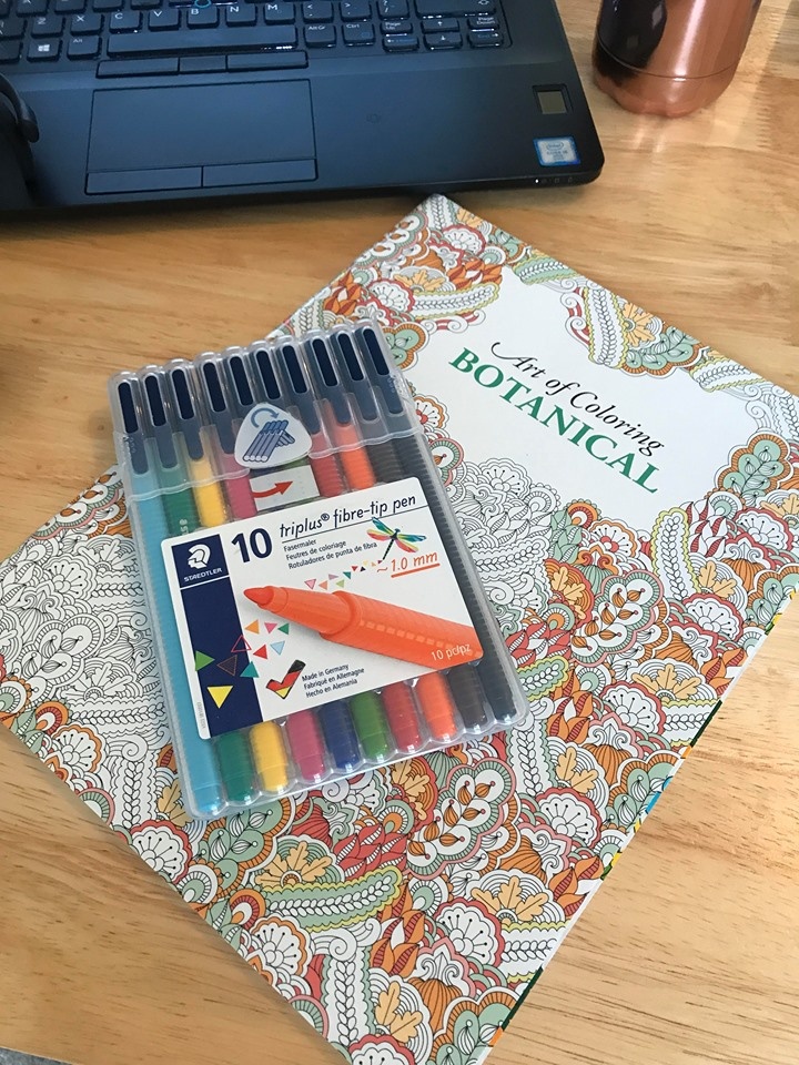 WiltsLearning's tweet photo. Did you know colouring in can help #calm the mind?✍️🧠
...Sometimes it can be hard to switch off from everything around us. Colouring in can really help you unwind from your day and put your mind at ease 💆
#WellbeingWednesday #WednesdayThoughts #WiltsTraining #wellbeing https://t.co/cqwp2wgXUi